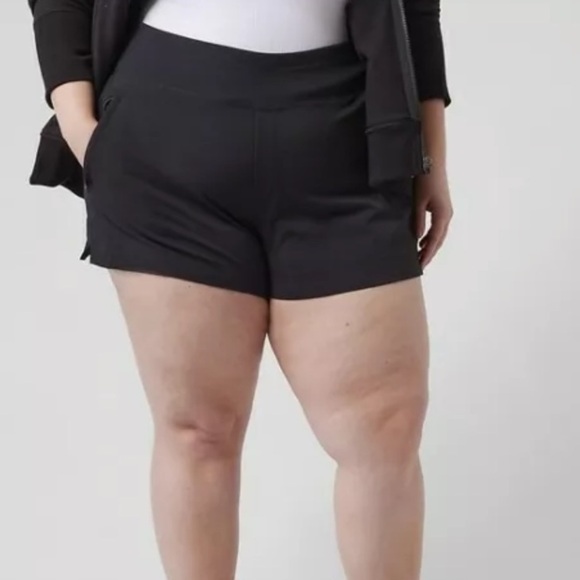 Athleta Shorts Women 24 Trekkie North Black Hiking Or Around Town Stretch L - Picture 1 of 13
